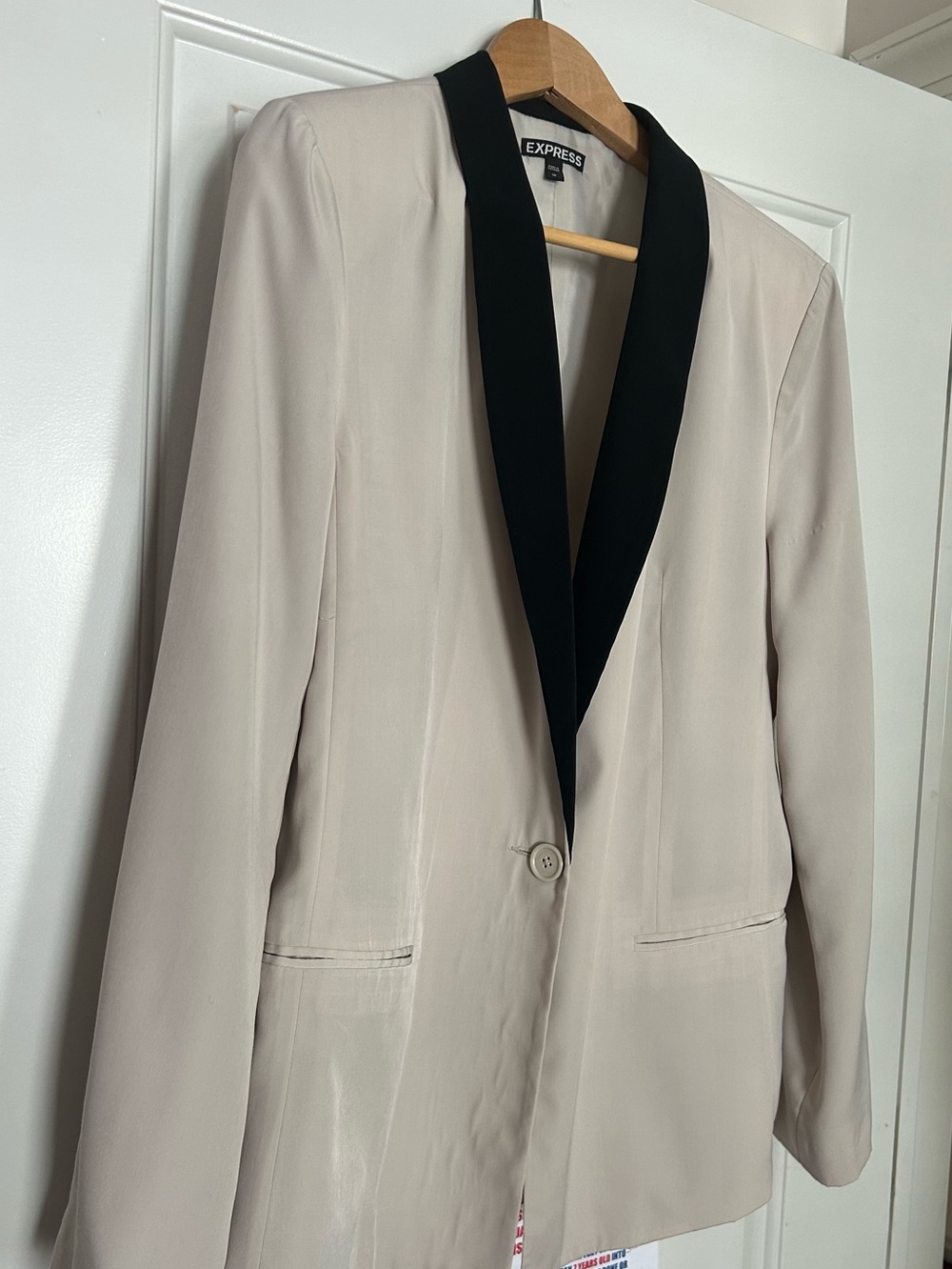 EXPRESS tuxedo style ivory blazer with black lapel